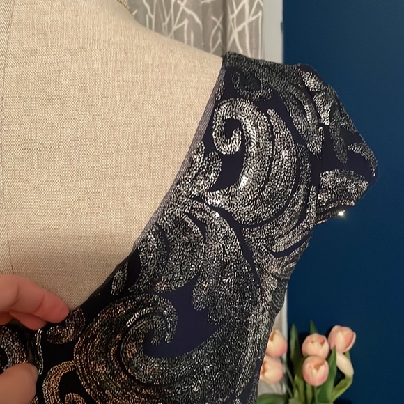 Adrianna Papell Navy and Silver Cocktail Driss - Picture 9 of 16